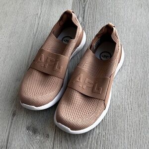 APL (W 8) Womens Techloom Bliss Latte